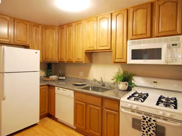 2933 McClure St APT 3, Oakland, CA 94609