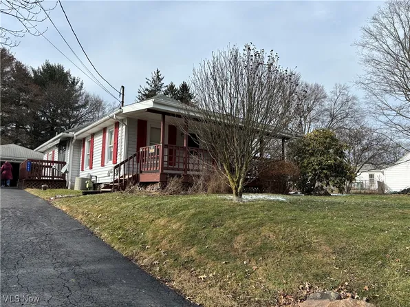 6245 Wall St, Ravenna, OH 44266