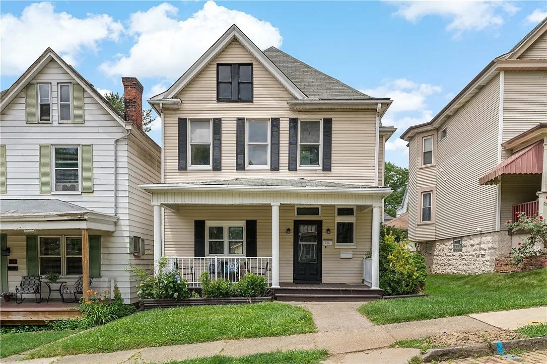 221 Harrison Ave photo 1