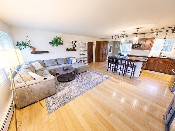 2nd image of 3710 Wildrose Ave