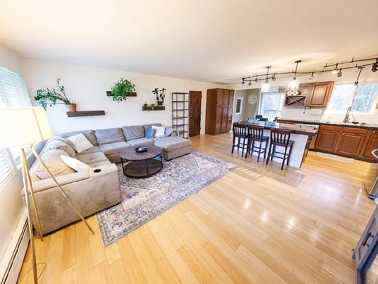 3710 Wildrose Ave — Photo 2