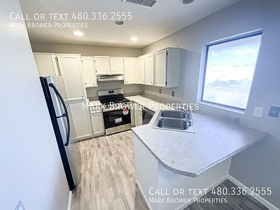 4th image of 2035 S Elm St Unit 234