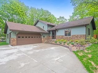 420 Hartley Ln, Duluth, MN 55803