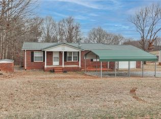 7007 Old Laurel Rd, Hickory, NC 28602