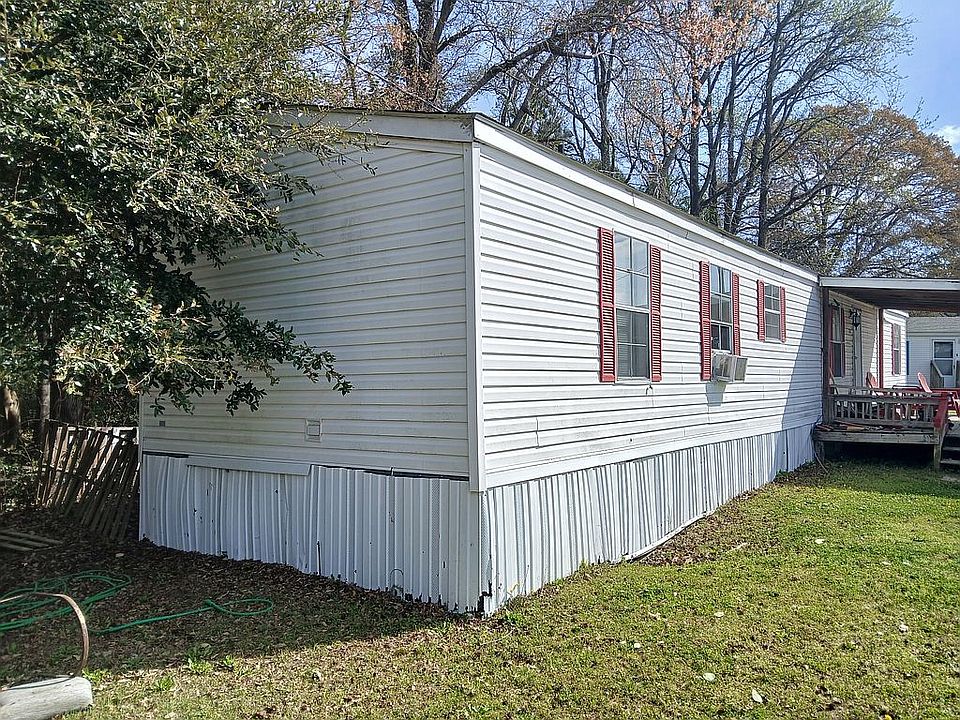 2nd image of 111 Raccoon Ln