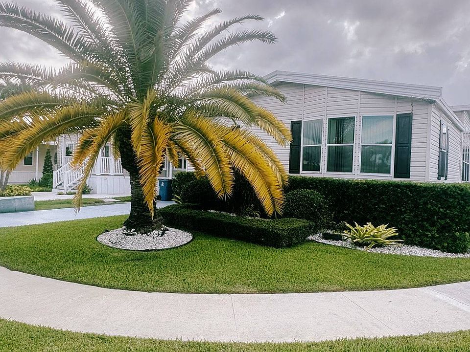 1st image of 901 SW 117th Way