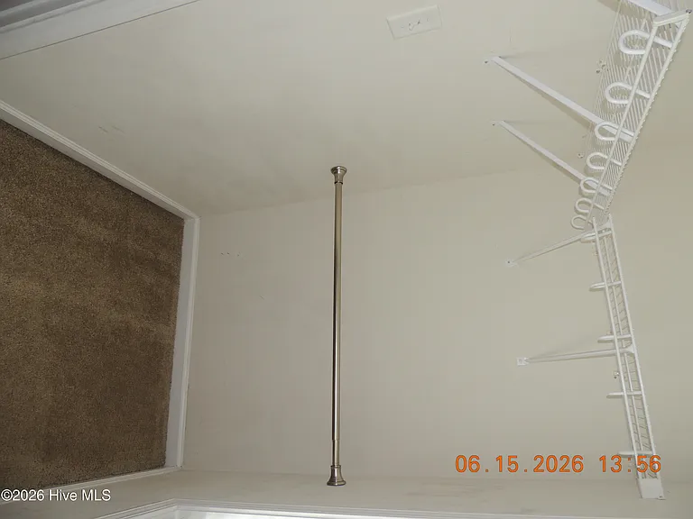 421 Falls Cv — Photo 24