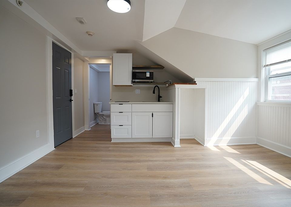 1st image of 156 Dorchester St #18L