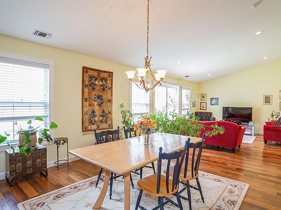 3rd image of 216 Erik Dr #216