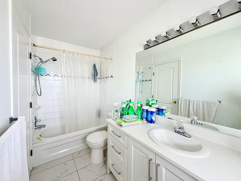 82XX 167a St #UPPER — Photo 11