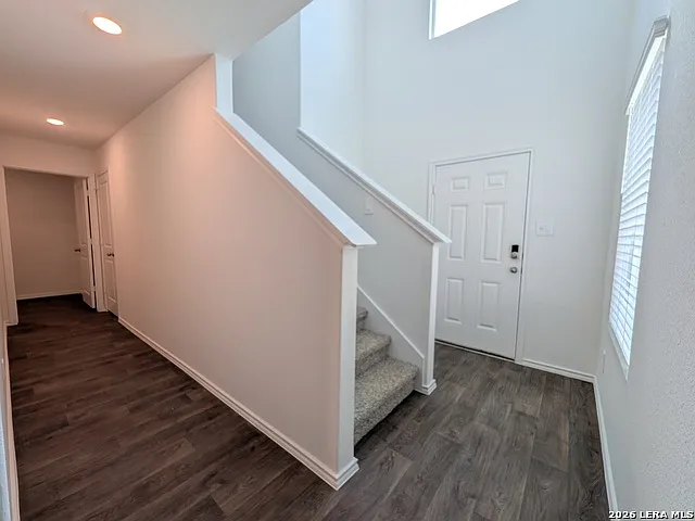 5 bed, 2.5 bath, 2203 sqft, $2,495 — Photo 4