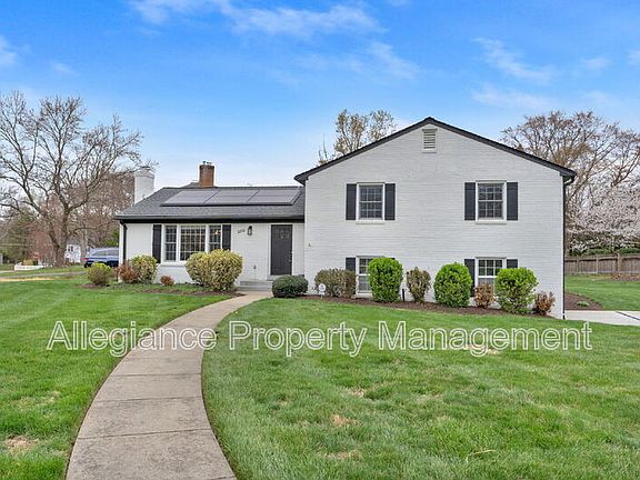 2nd image of 2215 Lida Ct