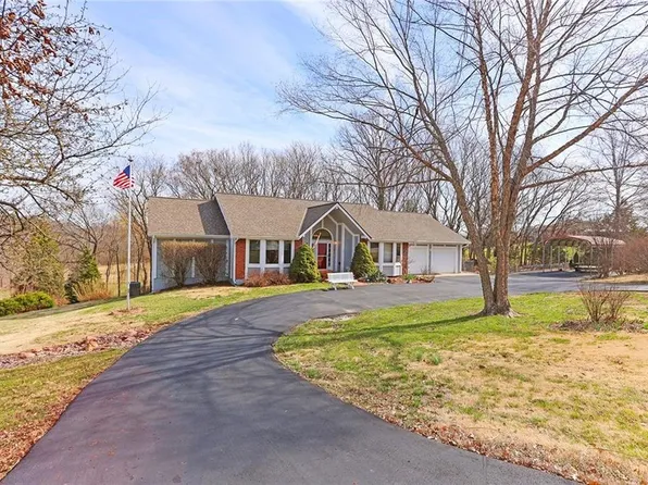 5480 W Gale Rd, Smithville, MO 64089