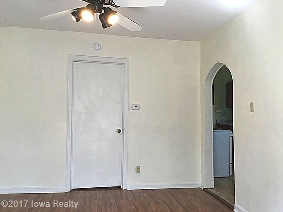 3rd image of 701 W Jefferson St