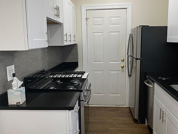 4th image of 3824 N Greenview Ave #1E
