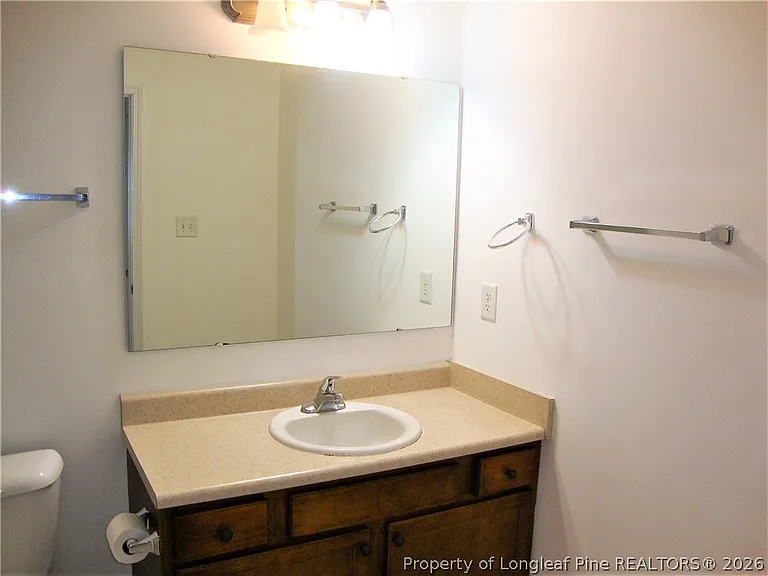 1607 Silver Ridge Ct — Photo 16
