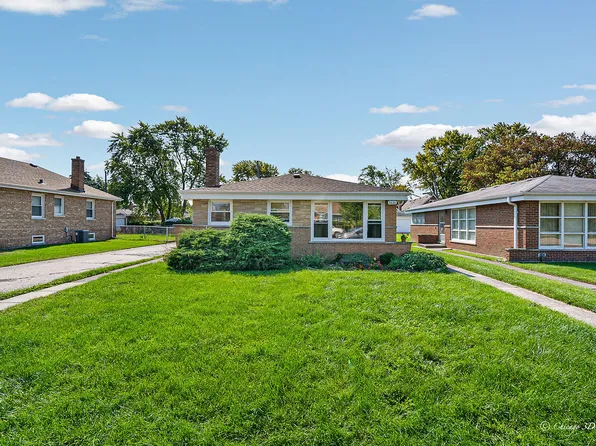 5151 Chase Ave, Skokie, IL 60077