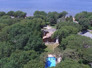 11 N Shore Rd, Hampton Bays, NY 11946