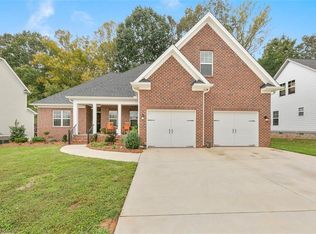 247 Meadowfield Run, Clemmons, NC 27012