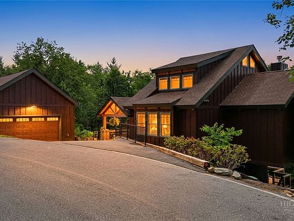 2nd image of 882 Sunset Drive