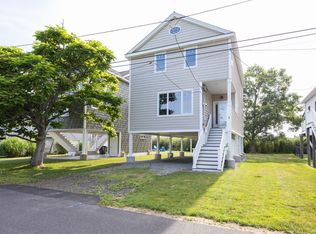 7 Saye St, Old Saybrook, CT 06475