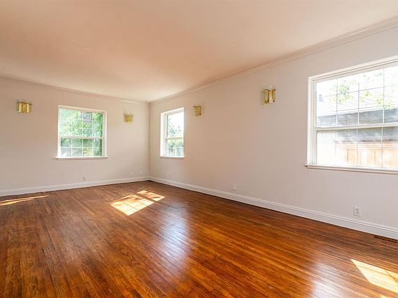 4th image of 5218 N 49th St