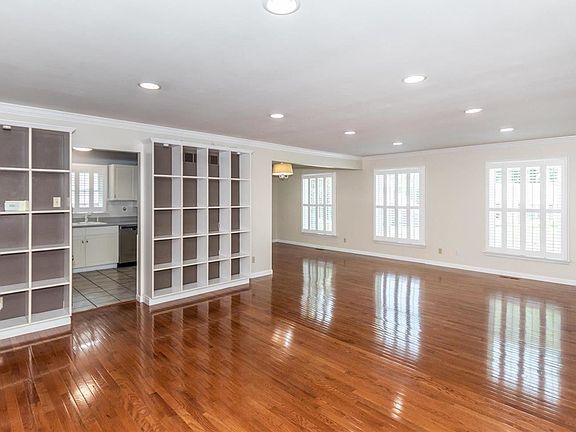 2nd image of 3837 Coachella Dr