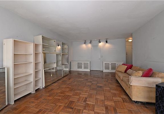 5th image of 136 E 56th St APT 3K