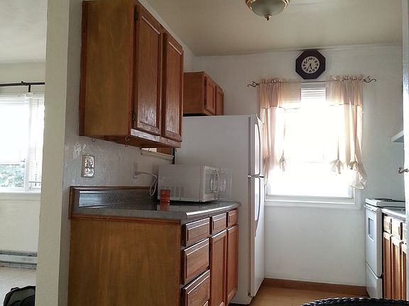 4th image of 1435 Bayville St APT 6