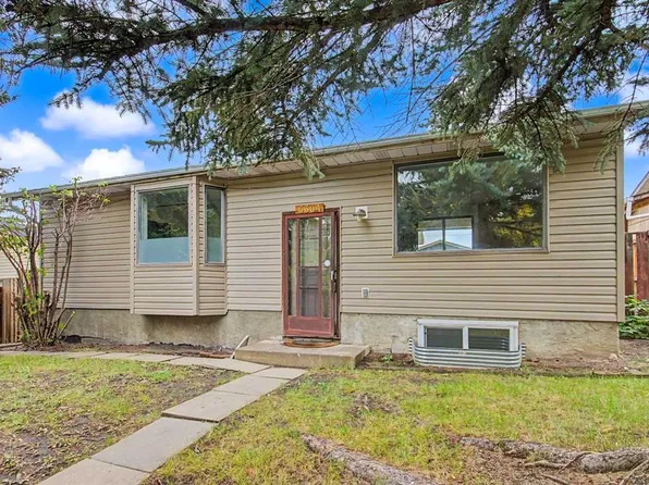 6304 S 28th Ave NE, Calgary, AB T1Y 4K7