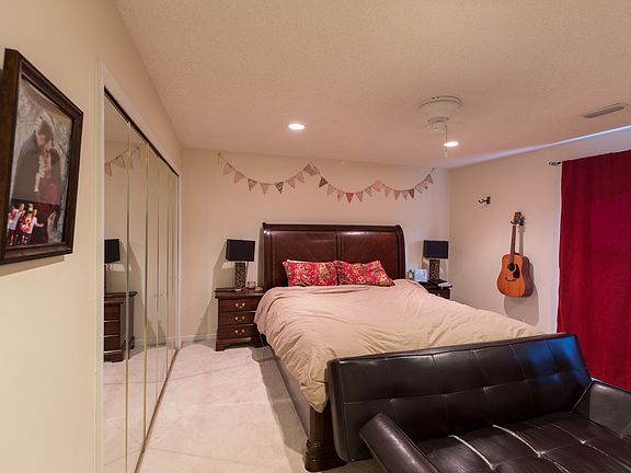 4th image of 569 E Hobcaw Dr APT 5