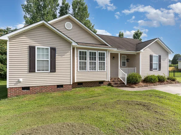 432 Barn View Ct, Fuquay Varina, NC 27526