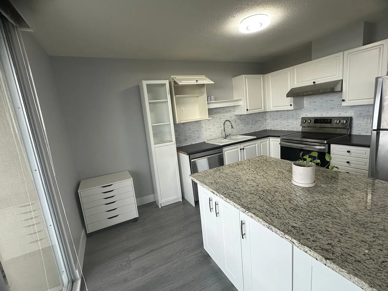 2 bed, 1128 sqft, $2,800 — Photo 4