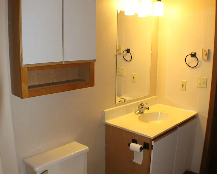 Pinedale Apartments and Red Cedar Townhomes — Photo 8