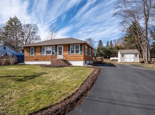25 Svea Rd, Hackettstown, NJ 07840