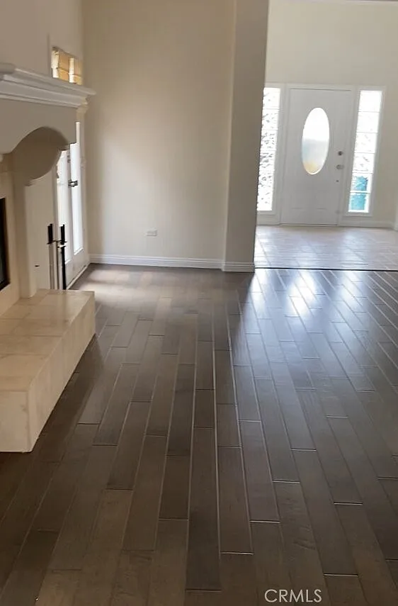4 bed, 2.5 bath, 2575 sqft, $7,300 — Photo 4