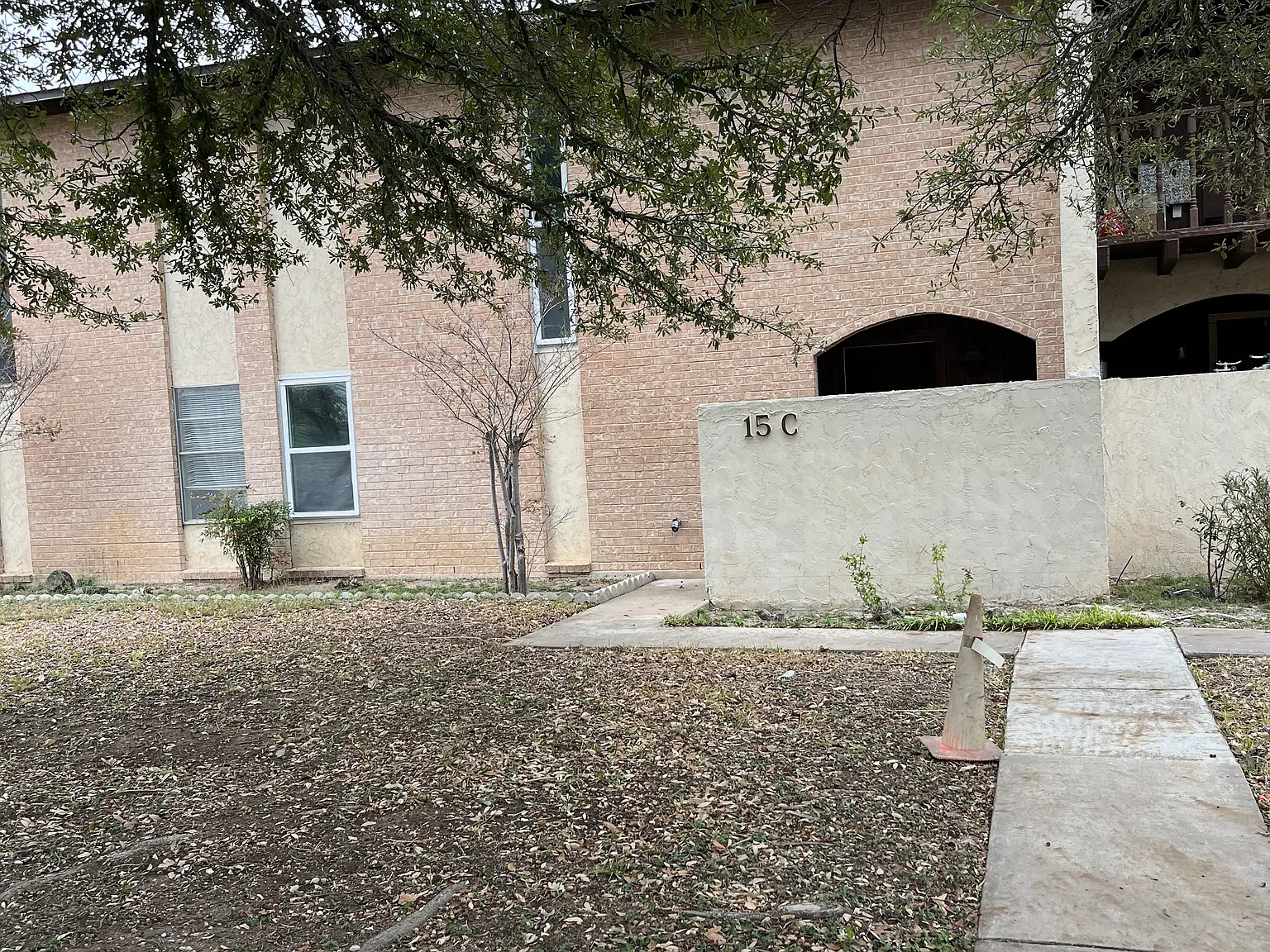100 Royal Way Dr — Photo 3