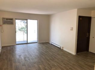 303 W Hawthorne Cir #5, Mount Prospect, IL 60056