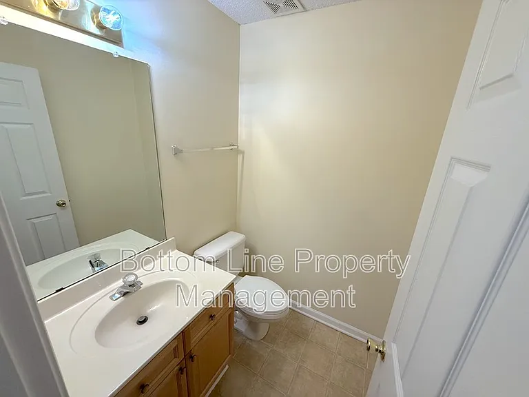 9419 Elizabeth Townes Ln — Photo 6