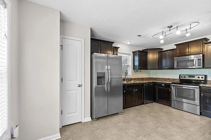 44 Schoomaker Ct #44 — Photo 8