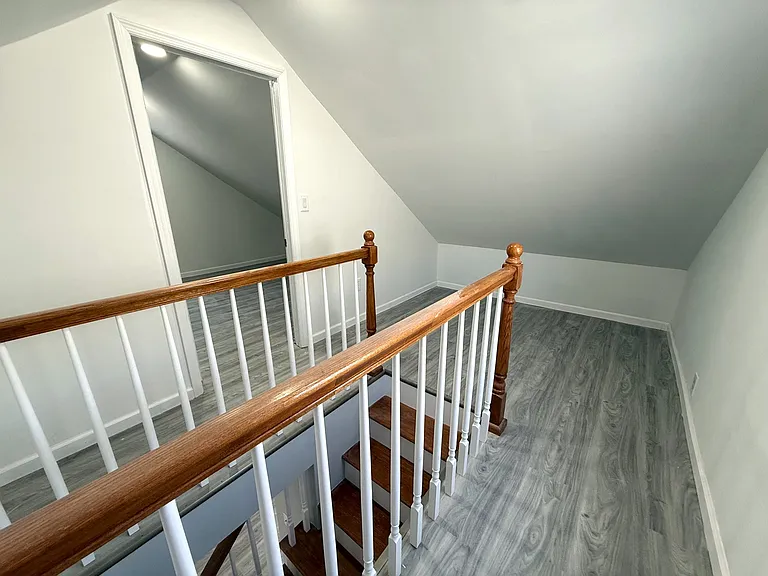 Loft to 2nd bedroom