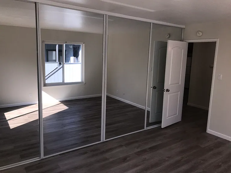 Wayne Lake Apartments — Photo 9