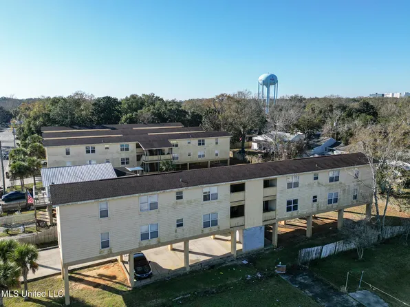 279 Crawford St, Biloxi, MS 39530