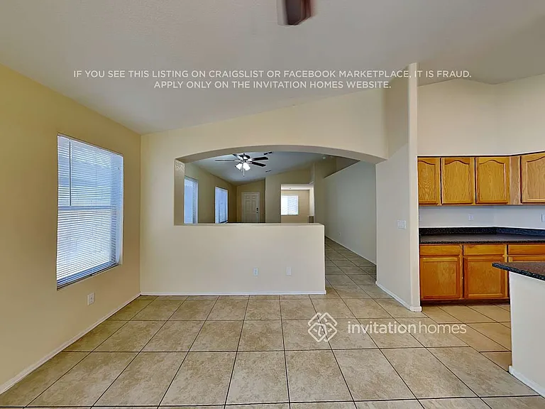 8609 W Mission Ln — Photo 5