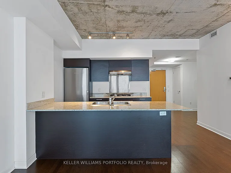 375 King St W #1805 — Photo 10