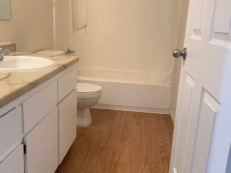 1011 Meadowlark Ct SE — Photo 10