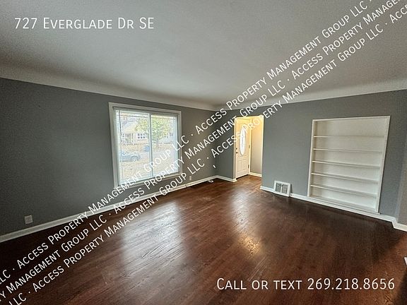 5th image of 727 Everglade Dr SE