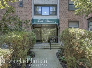 16 Stoner Ave APT 1B, Great Neck, NY 11021
