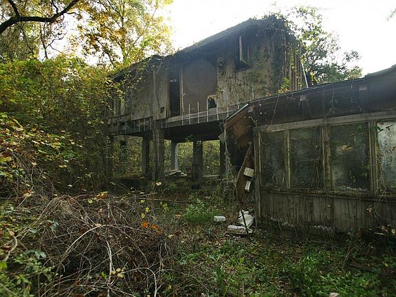2nd image of 619 Earls Slough Ct