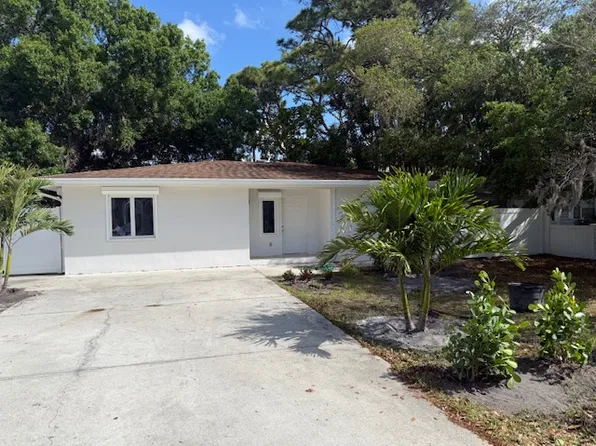 2327 Gull Ln, Sarasota, FL 34237